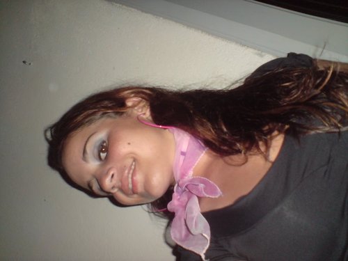 Lêda flavia melo ribeiro,apaixonada pela  vida... pela minha familia,amigos e minha filha... simplismente EU meu objetivo maior é ser feliz...