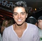 Me apaixonei primeiramente por teu sorriso, mas meu coração pediu mais e eu me apaixonei por inteiro. Eu te amo Simas,eu realmente te amo. (Lua)nna, @GuriaDaLua