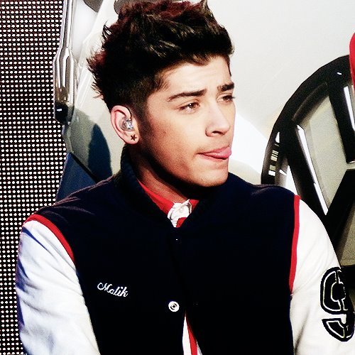 Eu queria .... Niall para de comer meu bio , por favor !