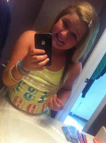im heather & i LOVE soccer. (: my bestfriend is @makenzie_kramer. #single.