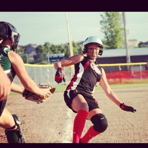 s0ftballdiam0nd's profile picture. Softball, baseball butts.