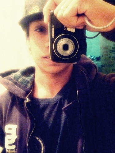 nasc 1993 ,engraçado,amigo,dançarino Youtub :http://t.co/EaAgZ51s9J