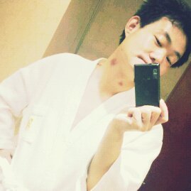 myfog's profile picture. 雾濛濛|看不清|伊人谈笑风生|我却格格不入|个人空间 http://t.co/5hTzJWjaSR 或者 http://t.co/uaDop1aslI