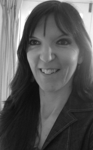 Bio: Author, journalist, researcher, blogger and PR prof. Author of  biography + fiction and non-fiction. Mum of 4. http://t.co/Cnd8HudIx1
