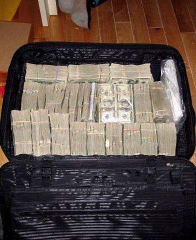 I'm The C.E.O of PLATINUM COAST ENT working on artist development and management