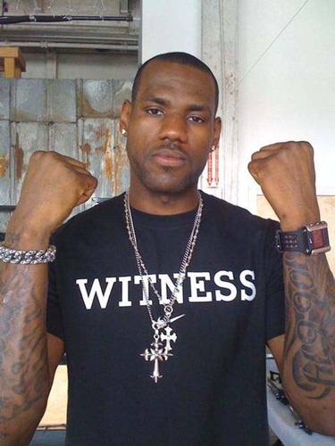 Chasin' Ring Numero Dos!! Not affiliated with the real lebron james... but lets be honest... i am Better... Reppin South Beach,,, where the talents are taken!!!