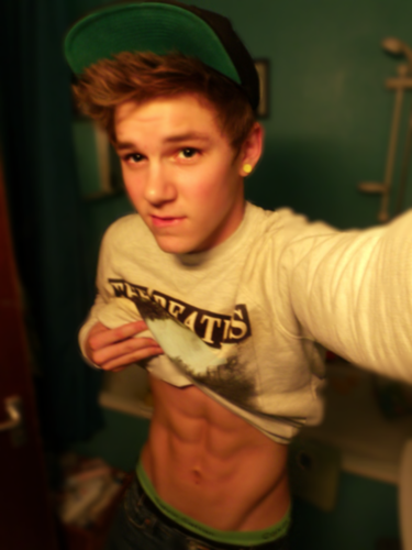 16 . Single . Girls . Football . Junior . Hmu