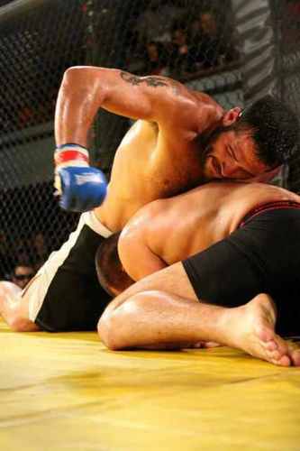 my names chris i have a wonderful son. i love mma and im pursuing that dream.