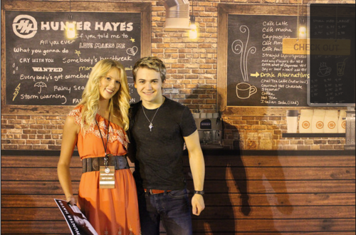 My icon is of me and the legendary Mr. Hayes! I love Hunter, Justin, Taylor, Kardashians and basically everyone! Directioner. Music is everything I follow back!