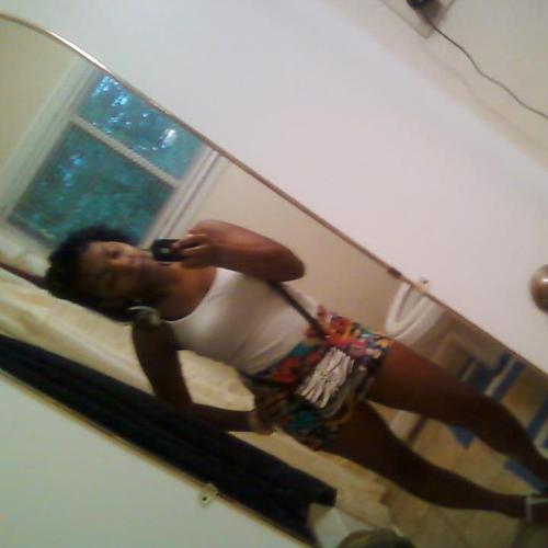 iM A bUbblY GiRl , lOVE tO hAVE fUN , && SiNGlE !