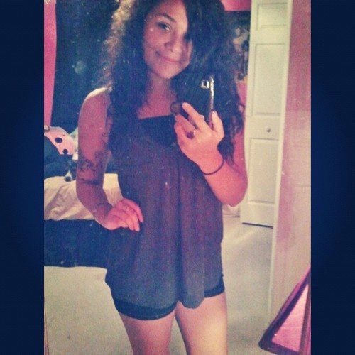 Charlotte2332's profile picture. I'm #Mahomie , #Directioner , #Beliber , #BeadlesBabe , #Selenator ♥ 17 years old. Follow me :) I follow everyone back! Haters gonna hate , Mahomies gonna LOVE♥