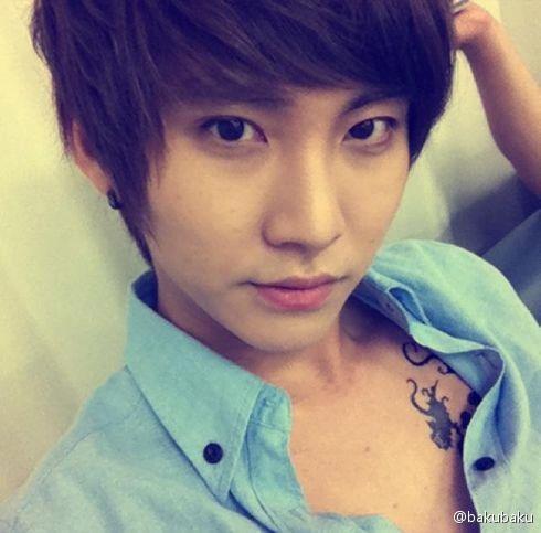 ผมคือใครครับ?  หล่อน่ารักทะเล้น รั่วได้ทั้งวัน อยากรู้ก็มาคุยกัน *~*  @Bth_chungxuanSH @Bth_FThongki   @Bth_JongHoon  @Bth_jjsaico011  @Bth_FtDrMH111