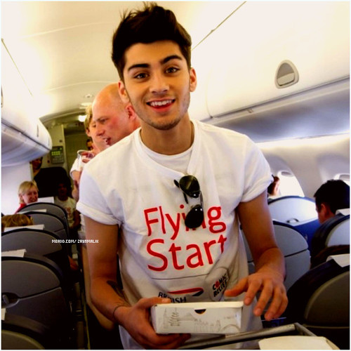 @zaynmalik you are my life! marry me? haha :) xx