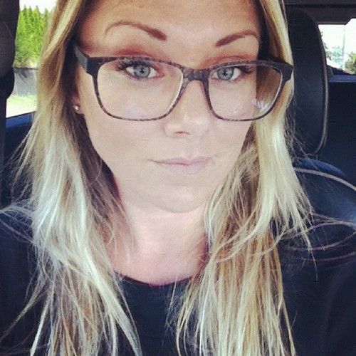 JonnaMegaHood's profile picture. Real Estate Broker/SoCal Native/Sports enthusiast/Music junkie/Deep water diver/Vinyasa Yogi/World traveler/UW husky/Believer(not to be confused w/Belieber)