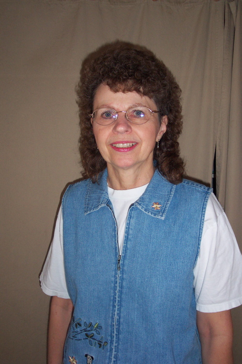 Retired piano teacher; Christ follower; wife & grandmother. Love scrapbooking, reading, playing piano, some gardening.