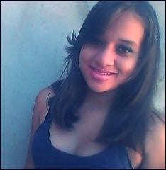 O amor não começa na palavra, o amor começa no olhar, palavras são passageiras, olhares duram a vida toda.