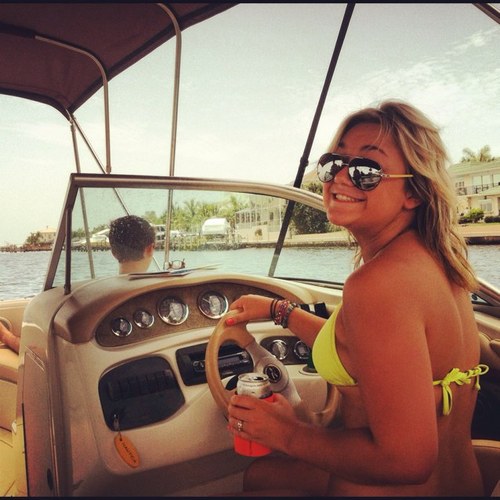 MEGa_high's profile picture. high off of love, drunk from my hate