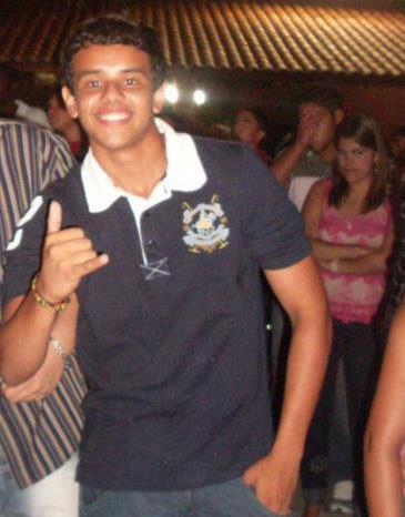 '& *♥Passamos a amar não quando encontramos uma pessoa perfeita, mas quando aprendemos a ver perfeitamente uma pessoa imperfeita. =D'