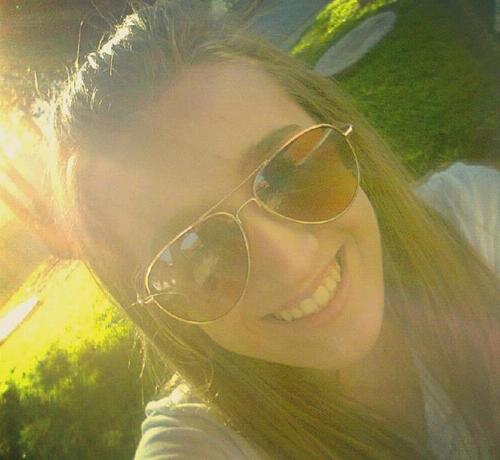 13 anos, capricorniana, sonhadora =), palmeirense s2' , feliz, especial! Segue aê ;)