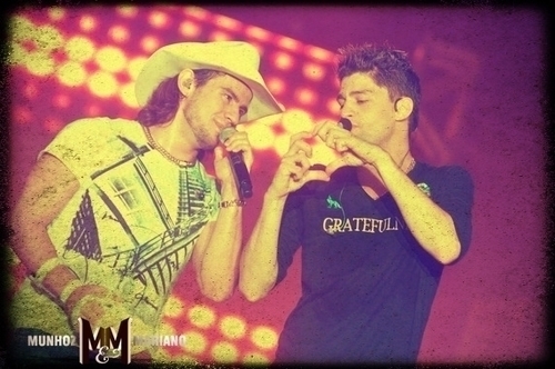 Amor , se resume em duas palavras! @MUNHOZ_FRANGO & @Mariano_MeM