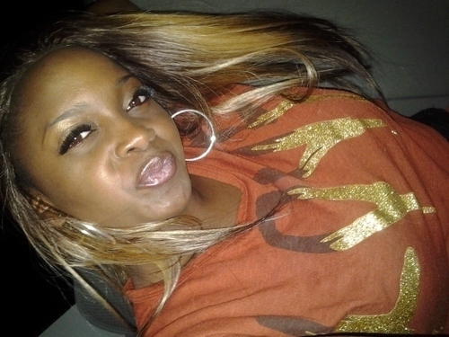 I'm super sweet,funny a mom of two and a fav tee tee I work hard n play harder.