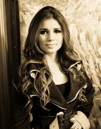É amor, o que eu sinto por você não tem tamanho não... @PaulaFernandes7  
02/08**
