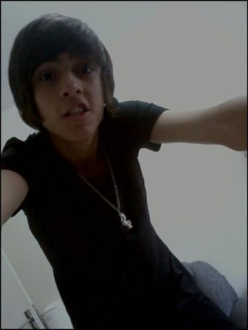 Sou feio .