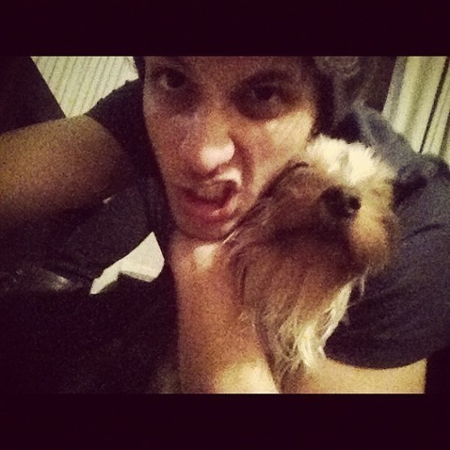 Você me faz sentir viva, me faz rir,  me faz ver como as coisas são boas, com você tudo é mais bonito […] 
                @ChayLeao