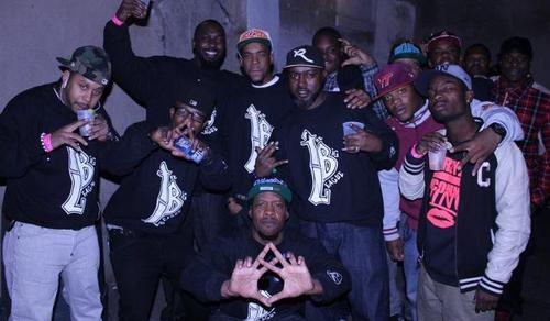 Feed da wolves is da movement if u aint movin wit us u need 2 move it