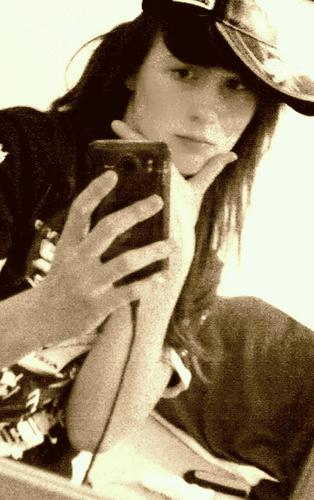 i love to listen to t.f.i ,one direction ,justin bieber,david bowie and the one and only lana del ray3