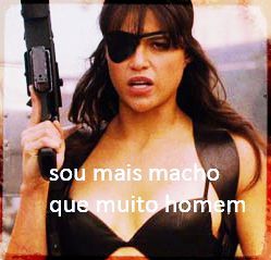 Nem toda feiticeira é corcunda, nem toda brasileira é bunda, meu peito não é de silicone, sou mais macho que muito home