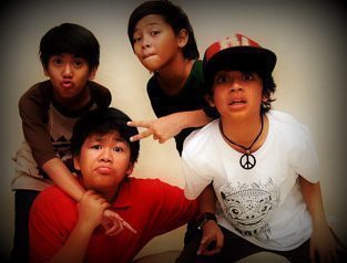 Soniq Iqbaal Coboy JR