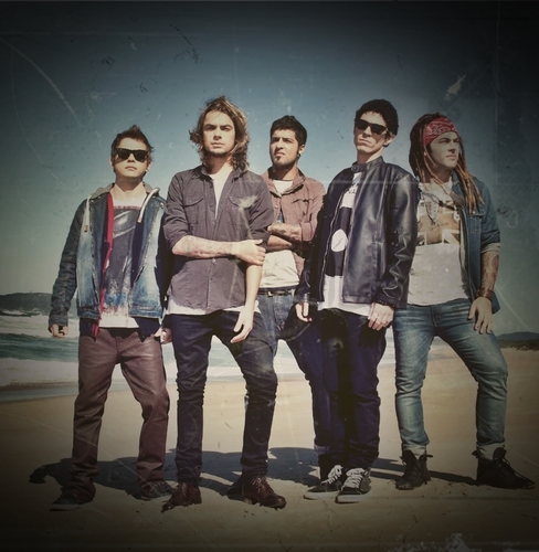 Twitter pessoais oficiais: @RaelRodrigo @Celobloomy @Jeffsventura
