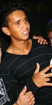 desistir praa qeh ?
levaaaanta daí , tenta cada vez mais evoluiir , mas nao persistindo no mesmo erro , treinando e treinando , para o seu objetivo alcançar M9