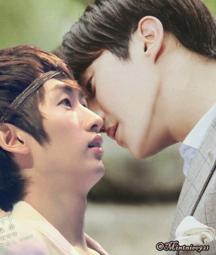 @hyukjae_both FOLLOW ME NOW. #WONHYUK is REAL .