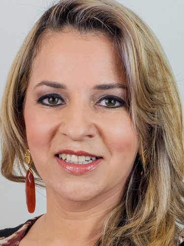 Administradora de Empresas. Ex-Secretária de Assistência Social de Chapadão do Sul. Vereadora eleita pelo PMDB (2013-2016)