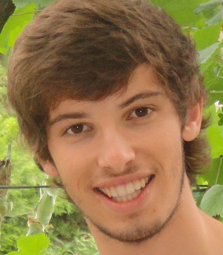 As piores loucuras sao as mais sensatas alegrias o que eu fiz hoje deixei de herança para aqueles que sonham ser como eu: louco mas feliz