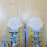 shelltoe_shop's profile picture. 