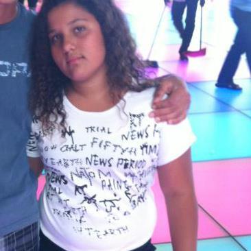 I love to sing, my favorite singer is Miley Cyrus, I live in Israel, follow me!:)