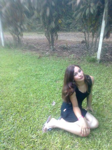 15 anos,estudante,namorando,adoro novela,adoro net,Amo música alta & Nunca,em momento algum vou mudar por alguma pessoa (y) Meeu Sonho é ser Atriiz.