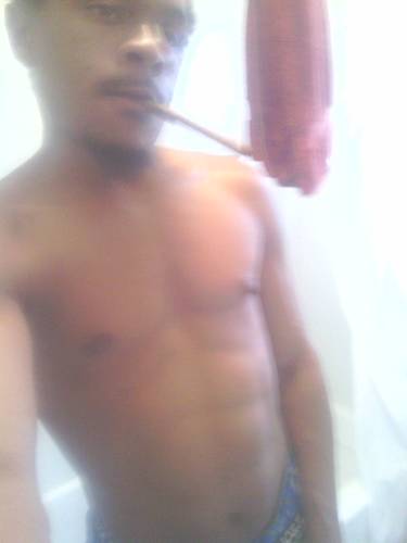 harrisdjhx3's profile picture. Hit My Instagram @davydva #M3lros3 #M3ltDown3nt  #Nok3 #RMGC Lov3 hitting The Studio..#Lak3rsNation #T3amR3dskin #T3amTak3n #SnowGo #C7 Hit M3 Up