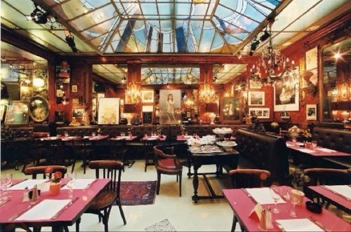 Cafe_Du_Palais's profile picture. Famille Vogt depuis 1930. Sous une verrière Art Déco signée Jacques Simon, découvrez une véritable cuisine de bistrot. Réservation : 03 26 47 52 54