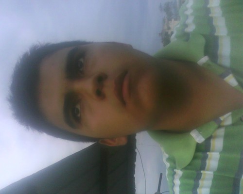 mmmmmm pues... soy sencillo, soltero estudio y pss me gusta mucho reir, trato lo más posible de ayudar a las personas cuando tienen problemas =)