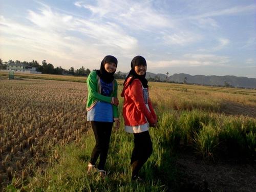 ulfia istiqamah anakna dg minne & pak guntur {} | baik itu pilihan utama :* | sukses itu impian (y) | masuk surga tujuan {}