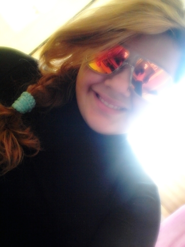 Vamos brindar o dia de hoje , que o amanhã só pertence à Deus ;]]*