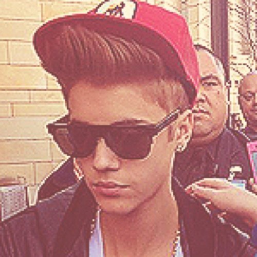 @JustinBieber te amo ♥  
Menino mais lindo do mundo . Coisinha meiga ♥ Since \ 16-4-12\ ♥