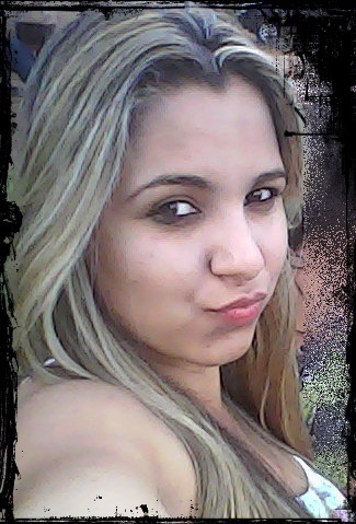 To morena ,tenho olhos castanhos tenho23 anos moro com meu irmaão e moro maracaju-ms