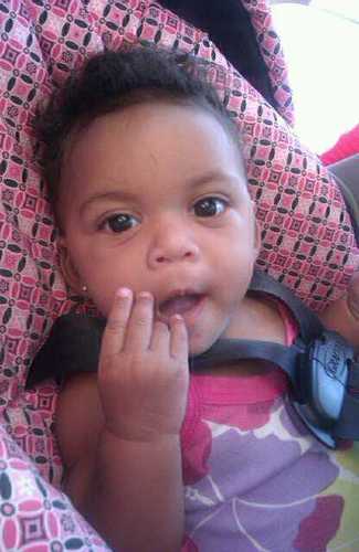 AwFlJpTs4lyfe's profile picture. mother of 2. enuff said.