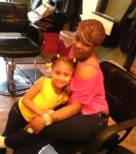 single mom of 1 beautiful diva she's my world. very out spoken, love to have a great time, nd just being a full time mother makes me even blessed in life.