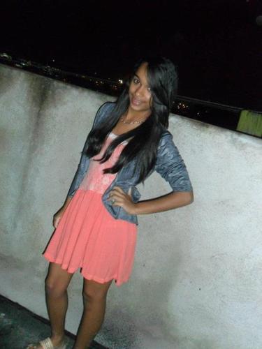 hum...Sou de boa,e quem me seguir siguo de volta!!*-*